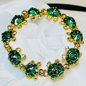 KJL Kenneth Jay Lane Green Enamel Turtle Link Bracelet Gold Tone + Box  & Pouch